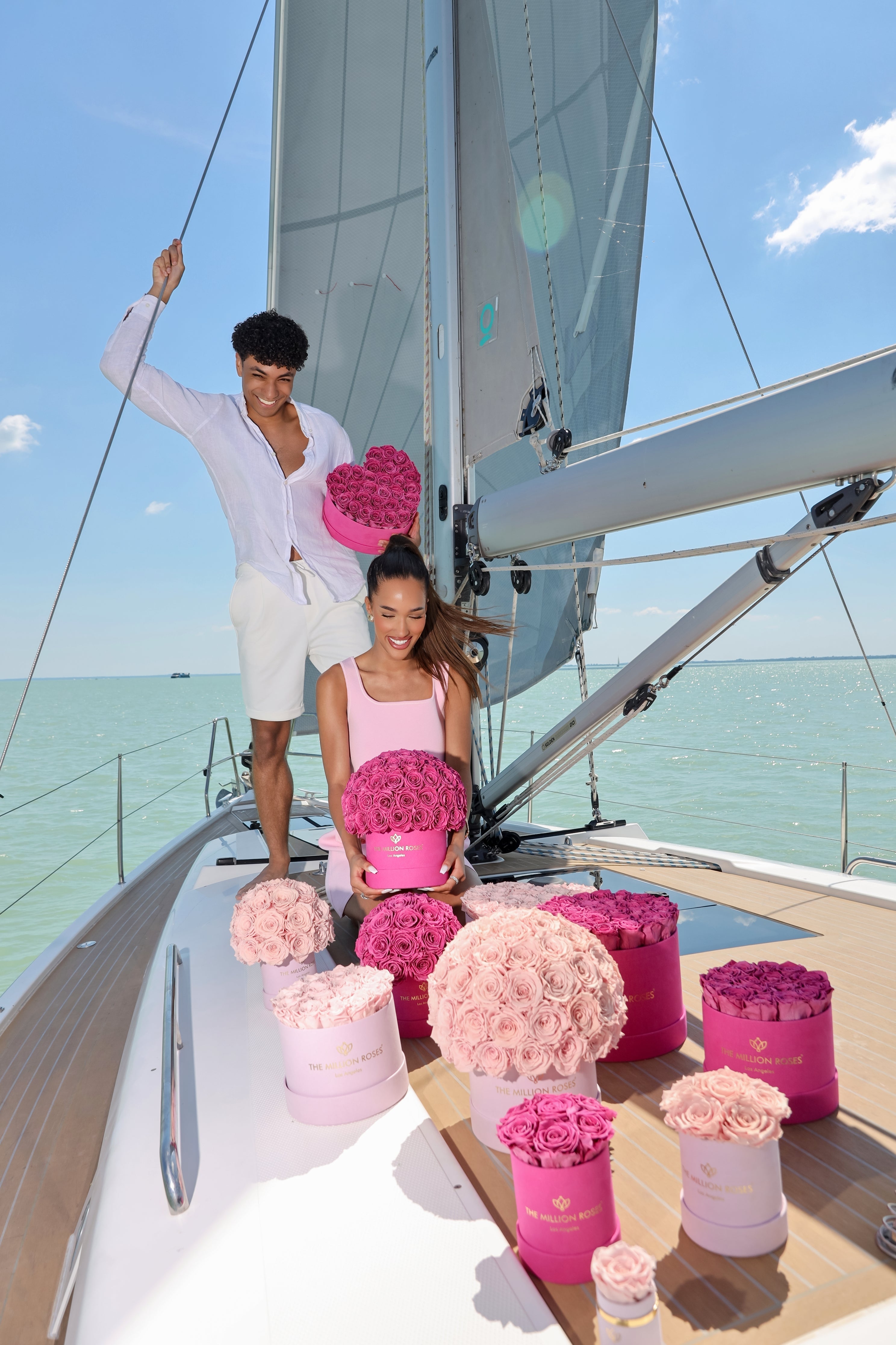 How to use bold colors in a summer wedding