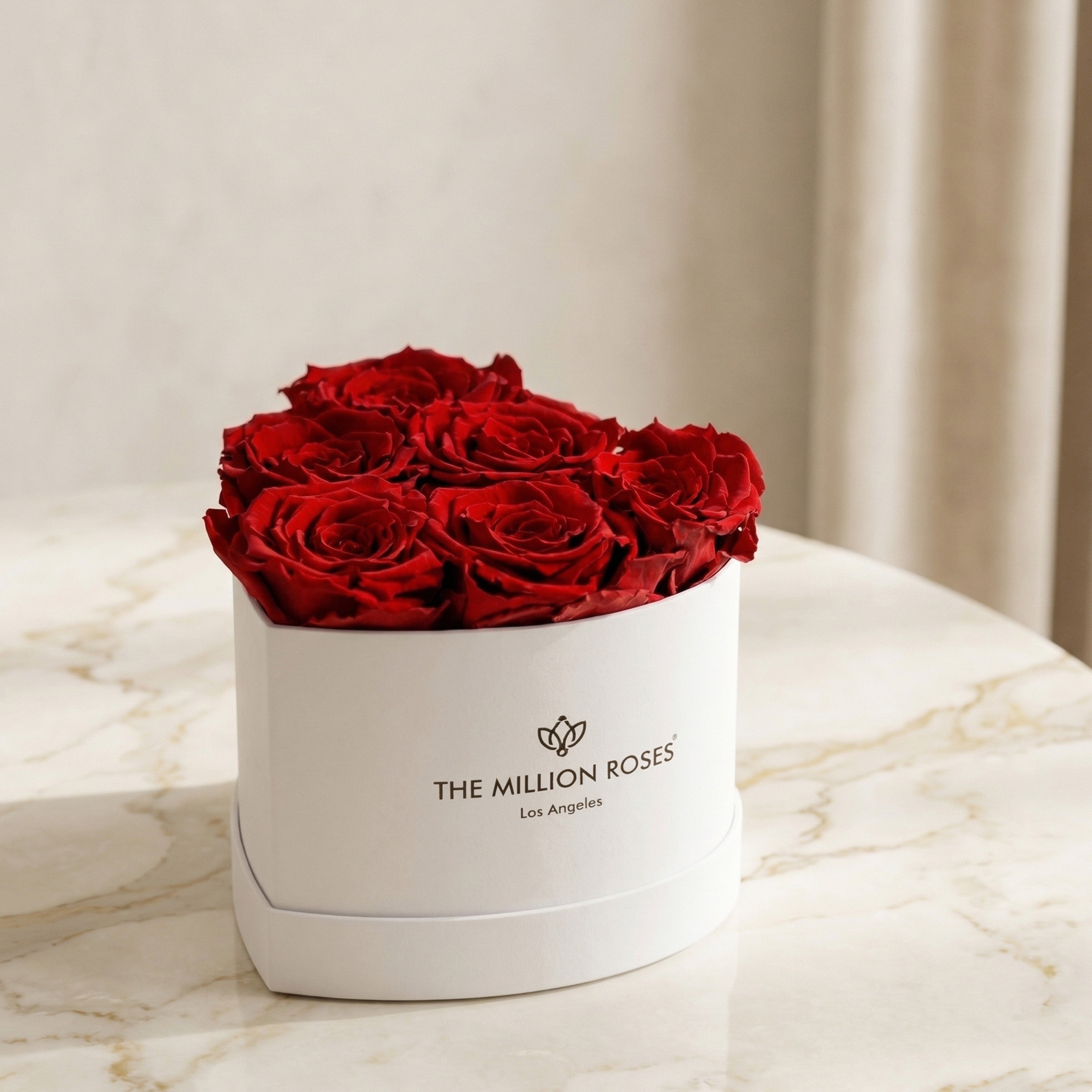 Scatola bianca a forma di cuore per bambini | Rose Rosse