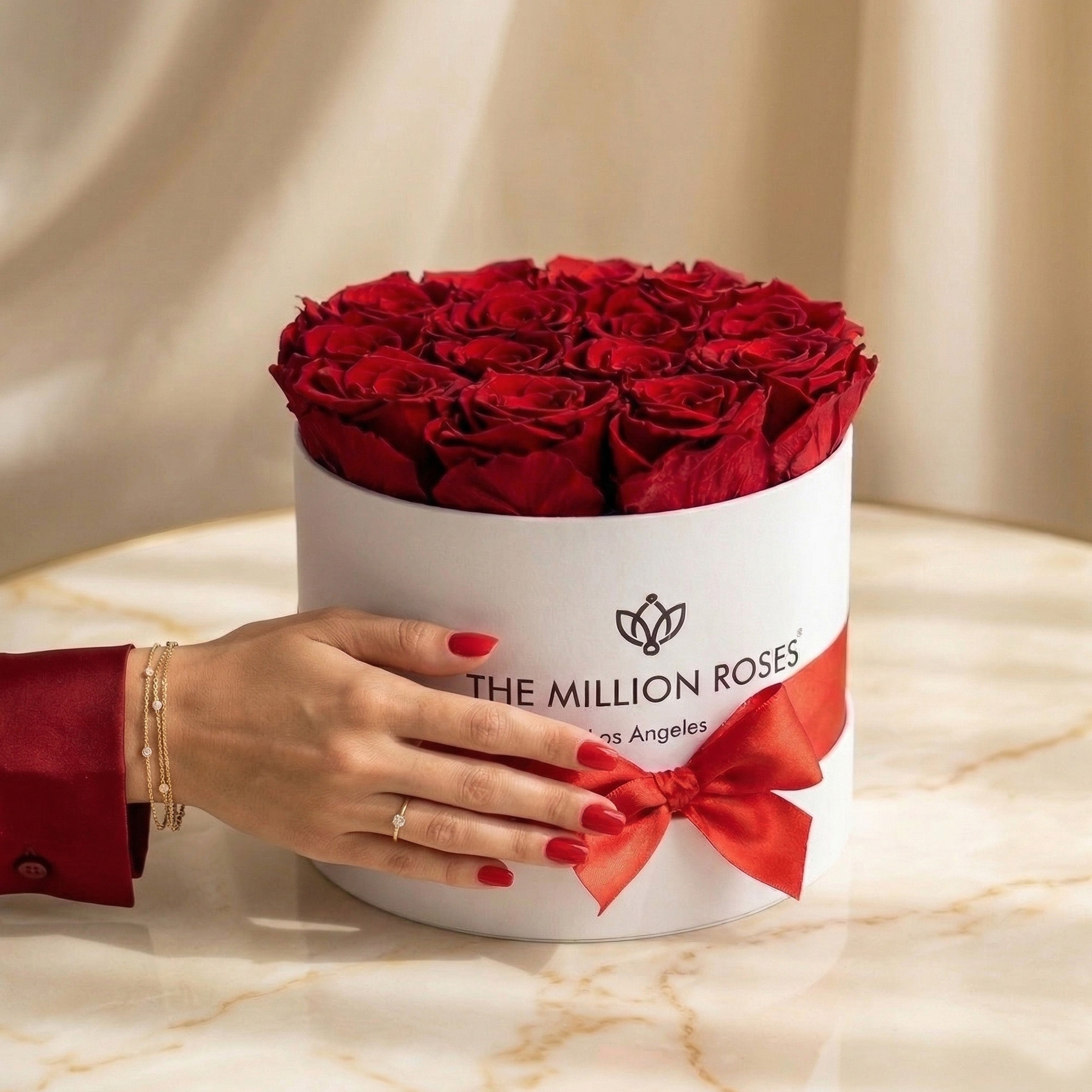 Caja blanca clásica | Rosas rojas