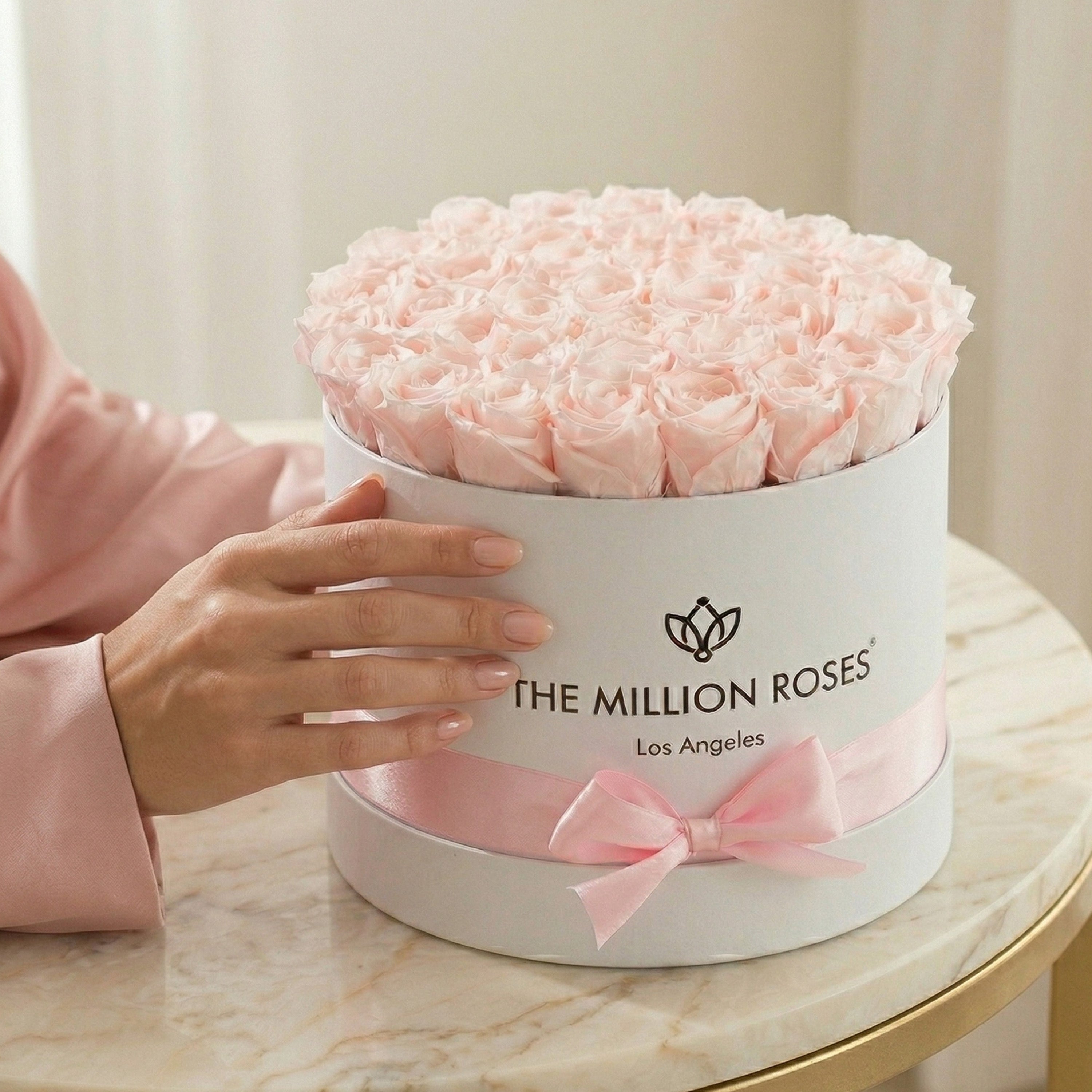 Scatola bianca suprema | Rose rosa chiaro
