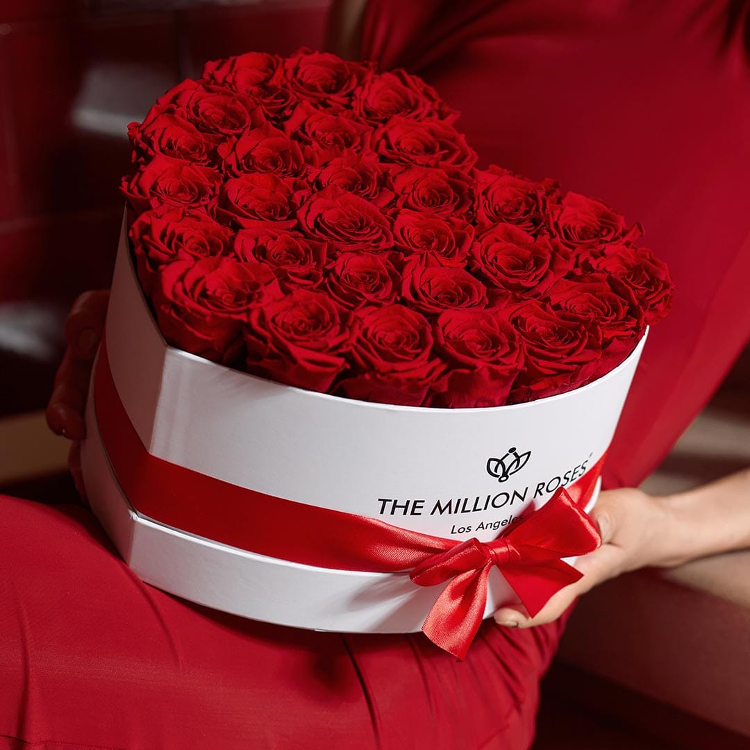 Box/Scatola bianca a forma di cuore 30 rose rosse