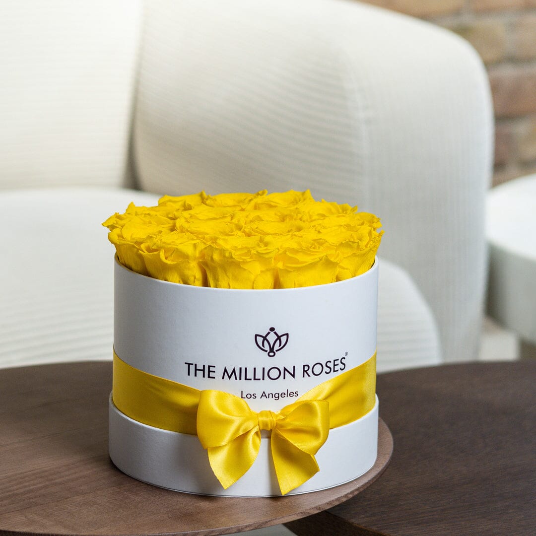 Caja blanca clásica | Rosas amarillas
