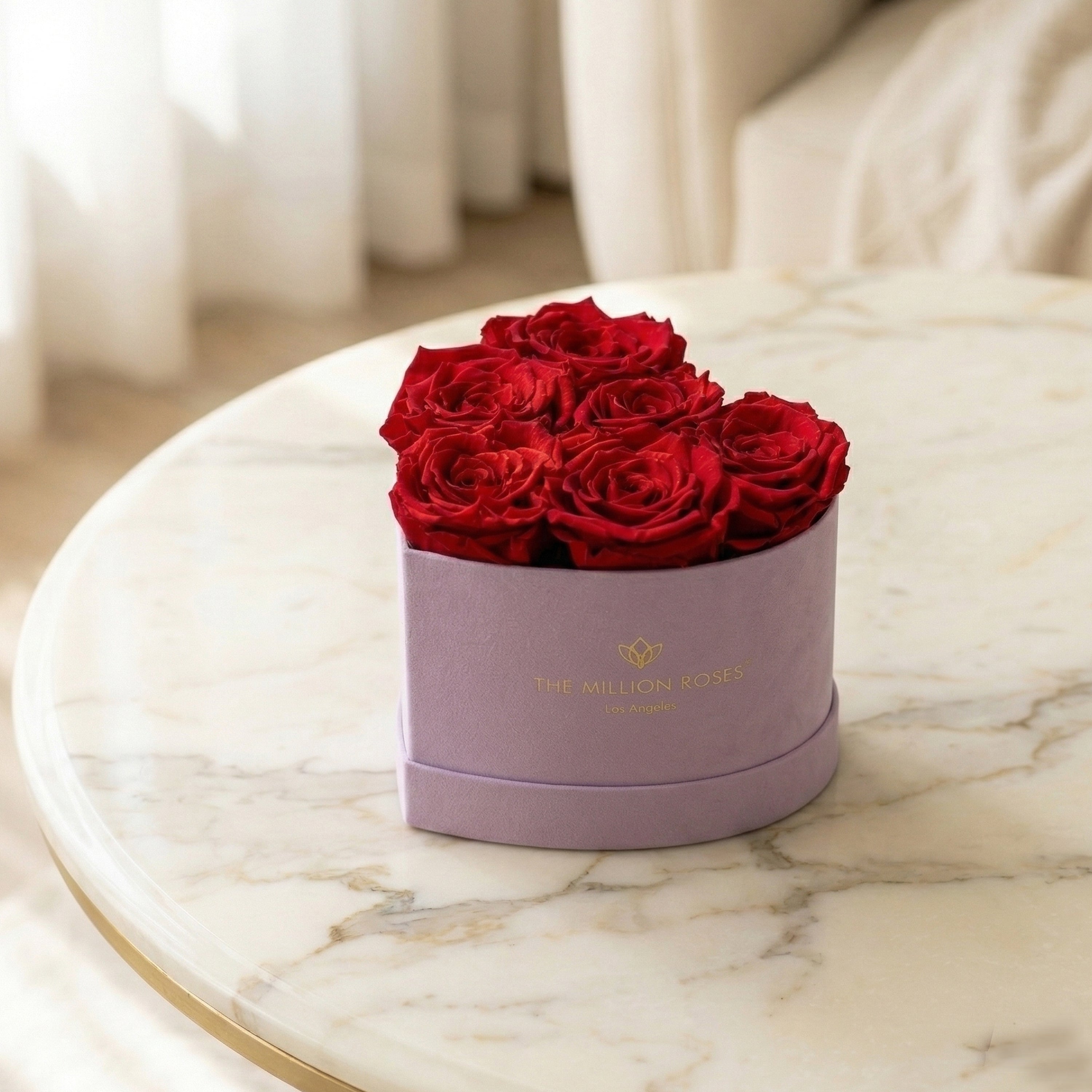 Boîte rose clair coeur bébé | Roses rouges