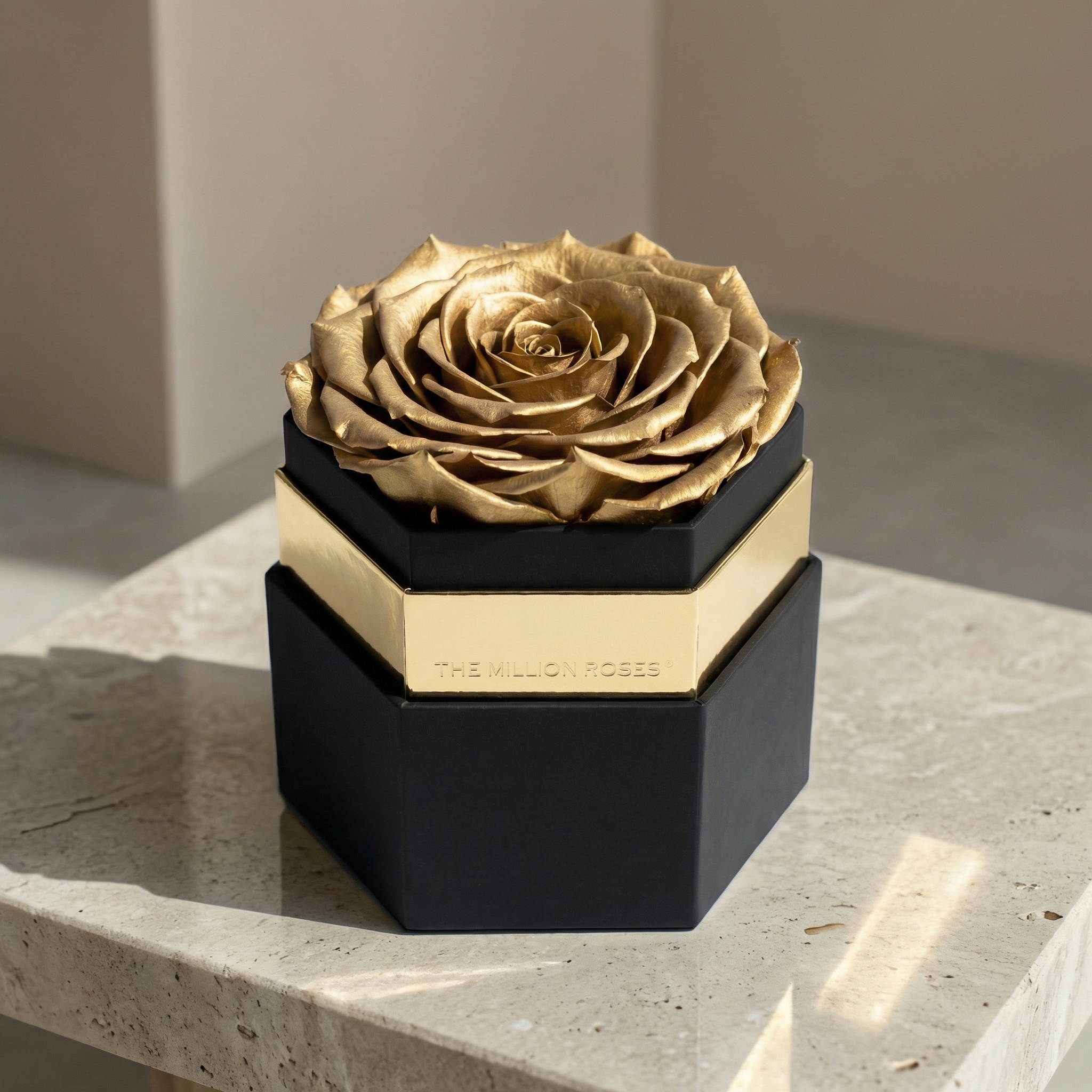 Boîte hexagonale noire One in a Million™ | Rose doré