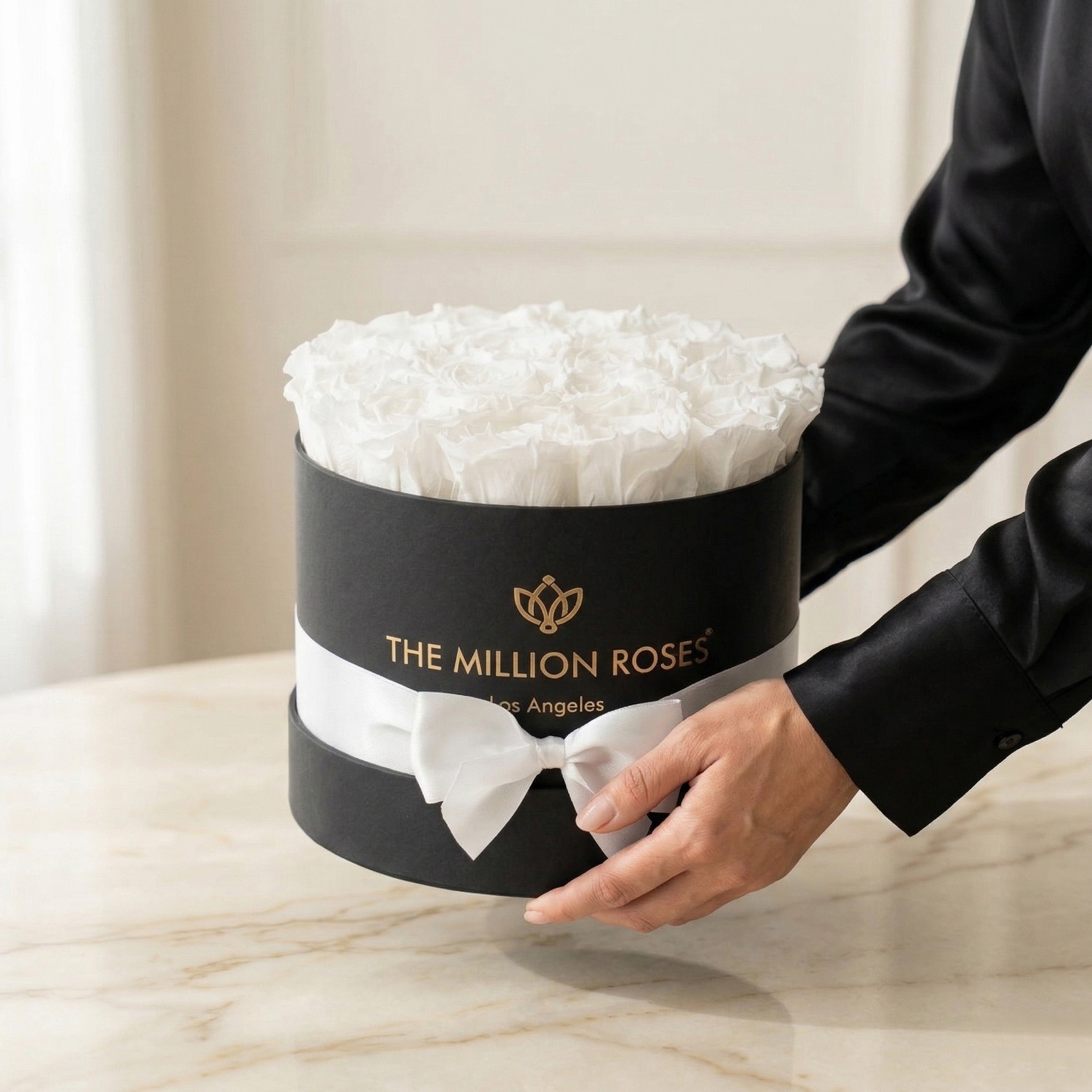 Classic Black Box | White Roses