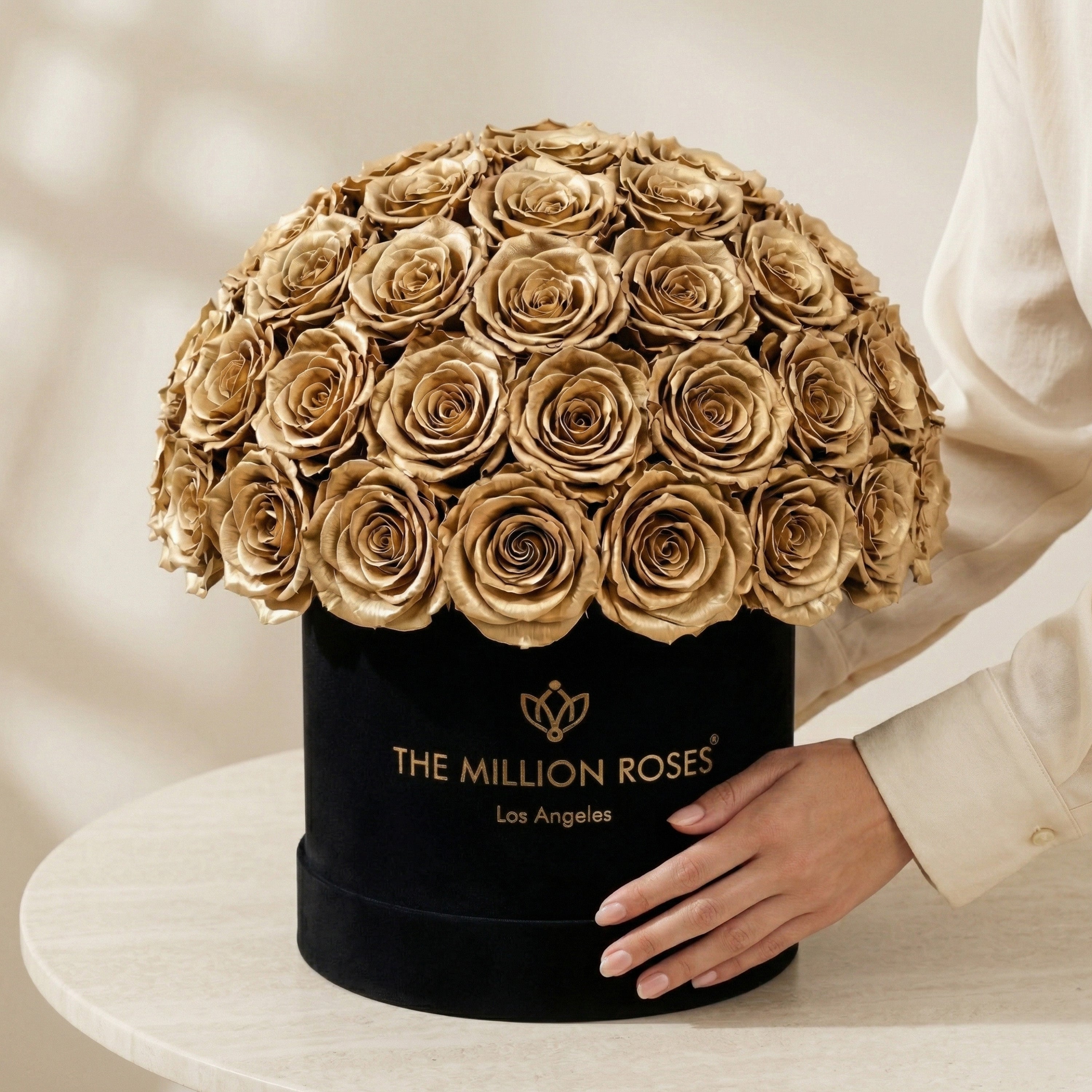 Caja Superdome Negra Clásica | Rosas de oro