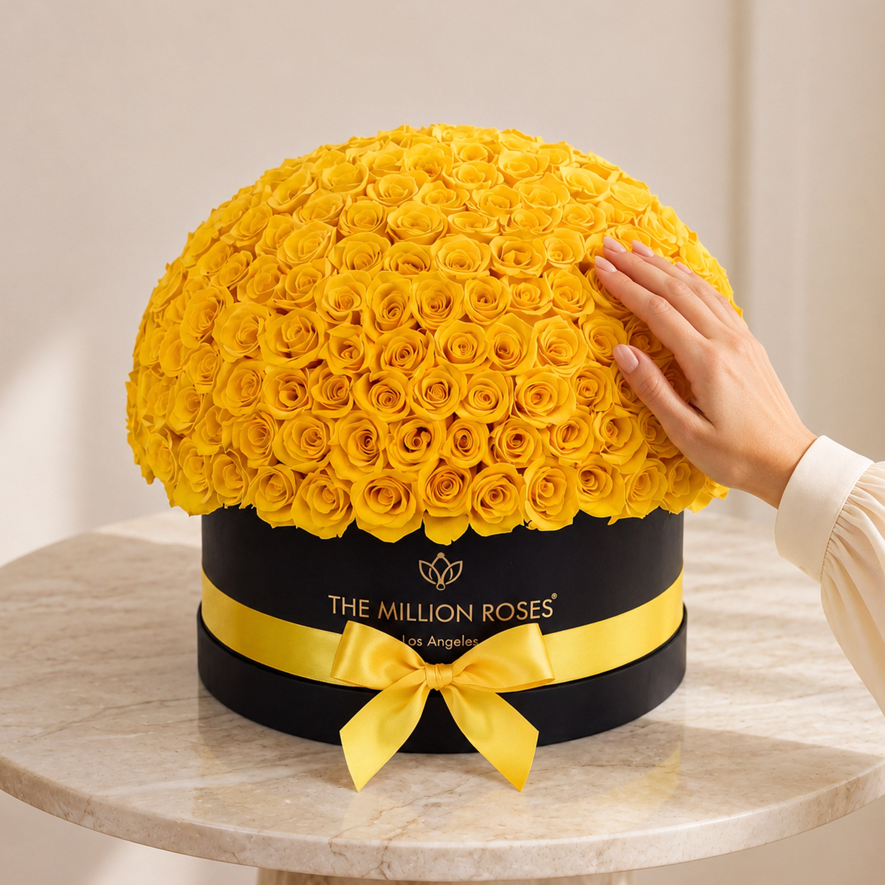Deluxe Black Dome Box | Yellow Roses