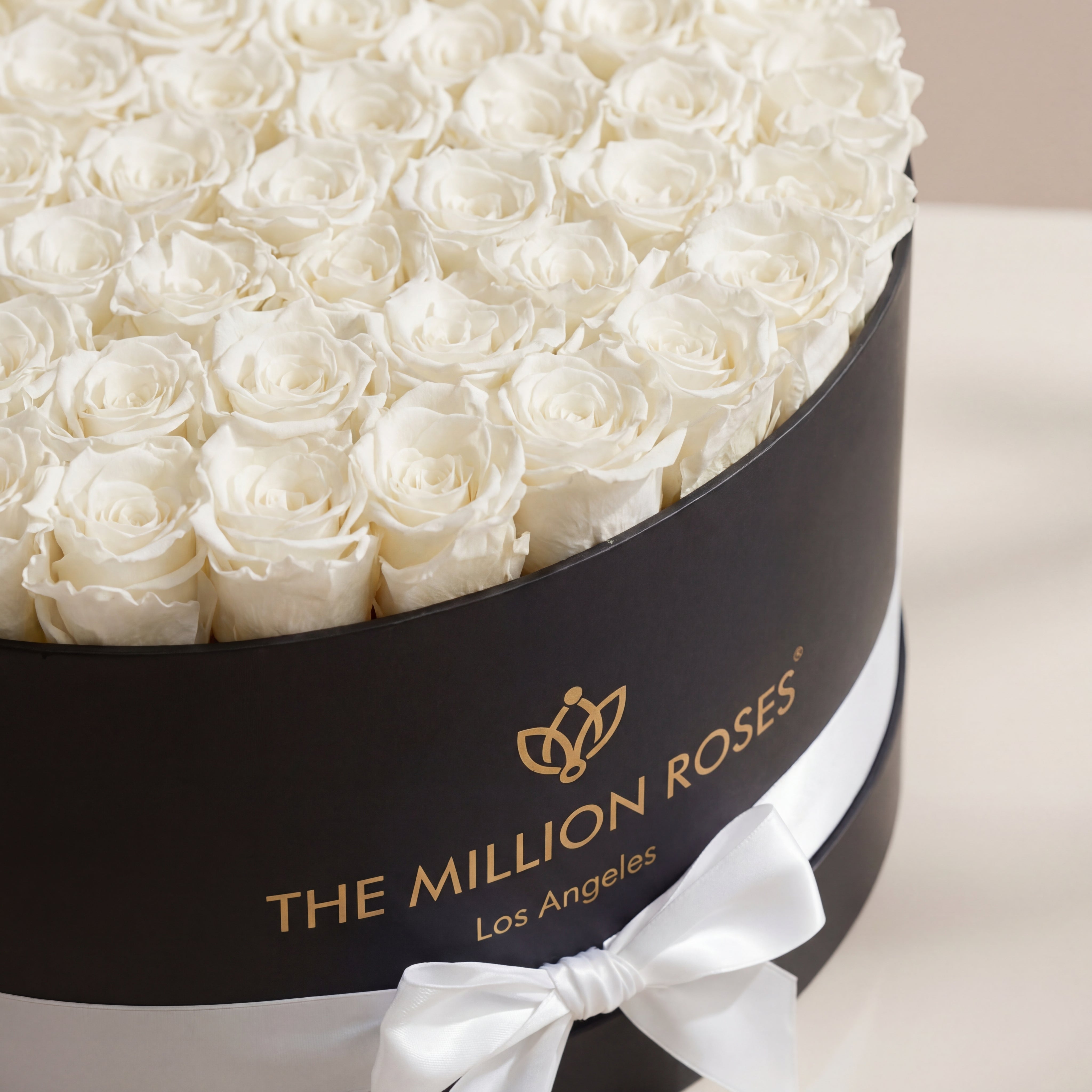 Deluxe Black Box | White Roses