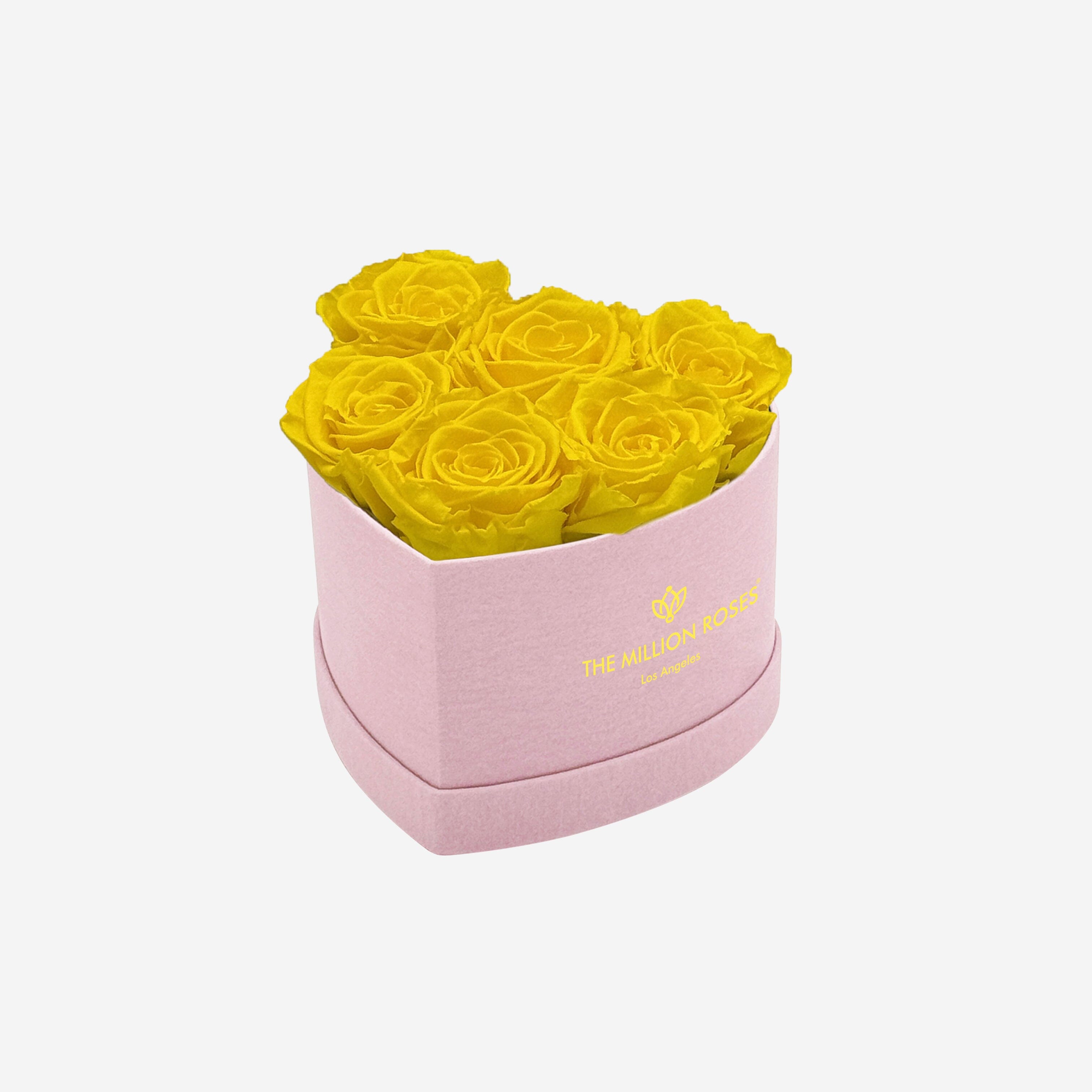 Boîte rose clair coeur bébé | Roses jaunes