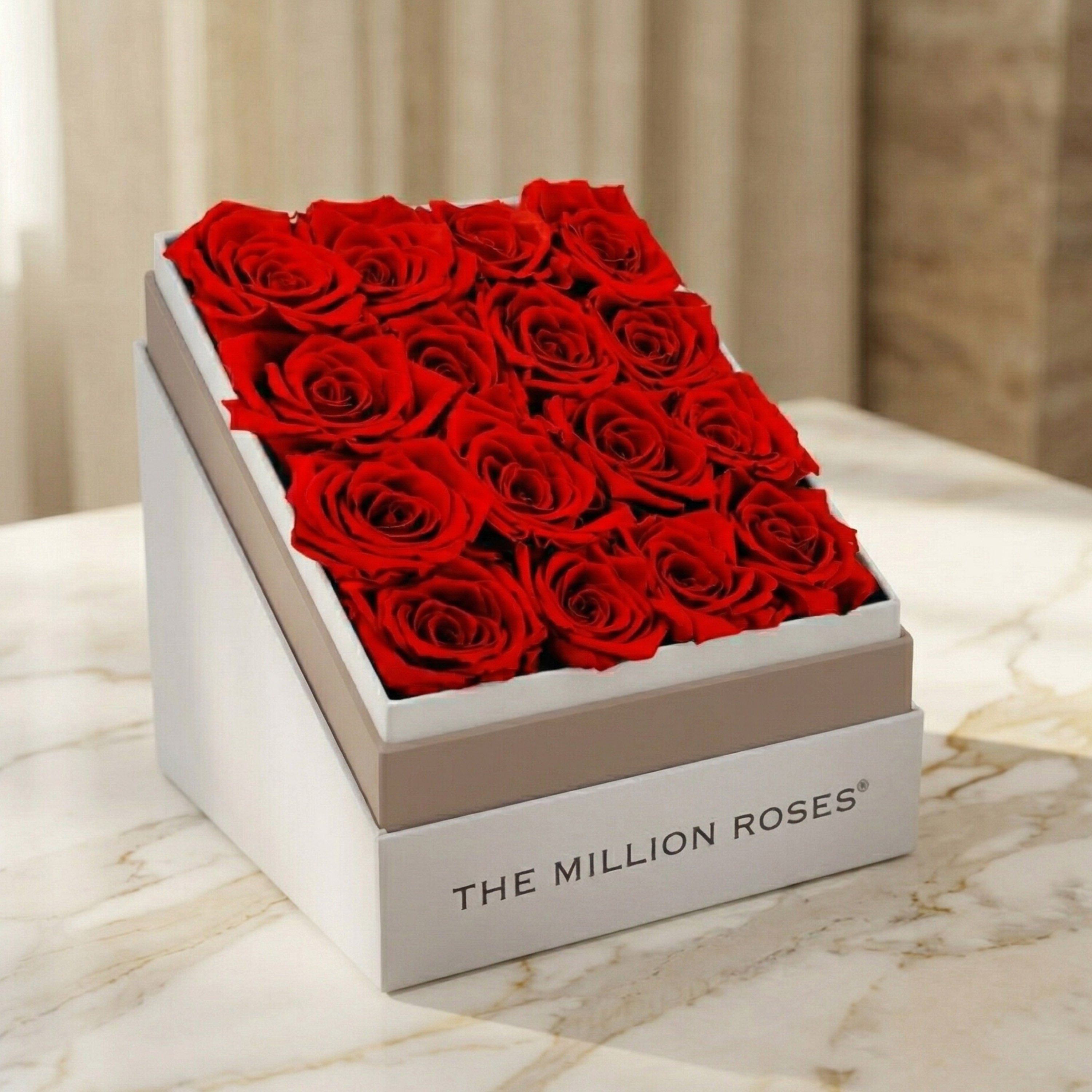 Caja Blanca Cuadrada | Rosas rojas