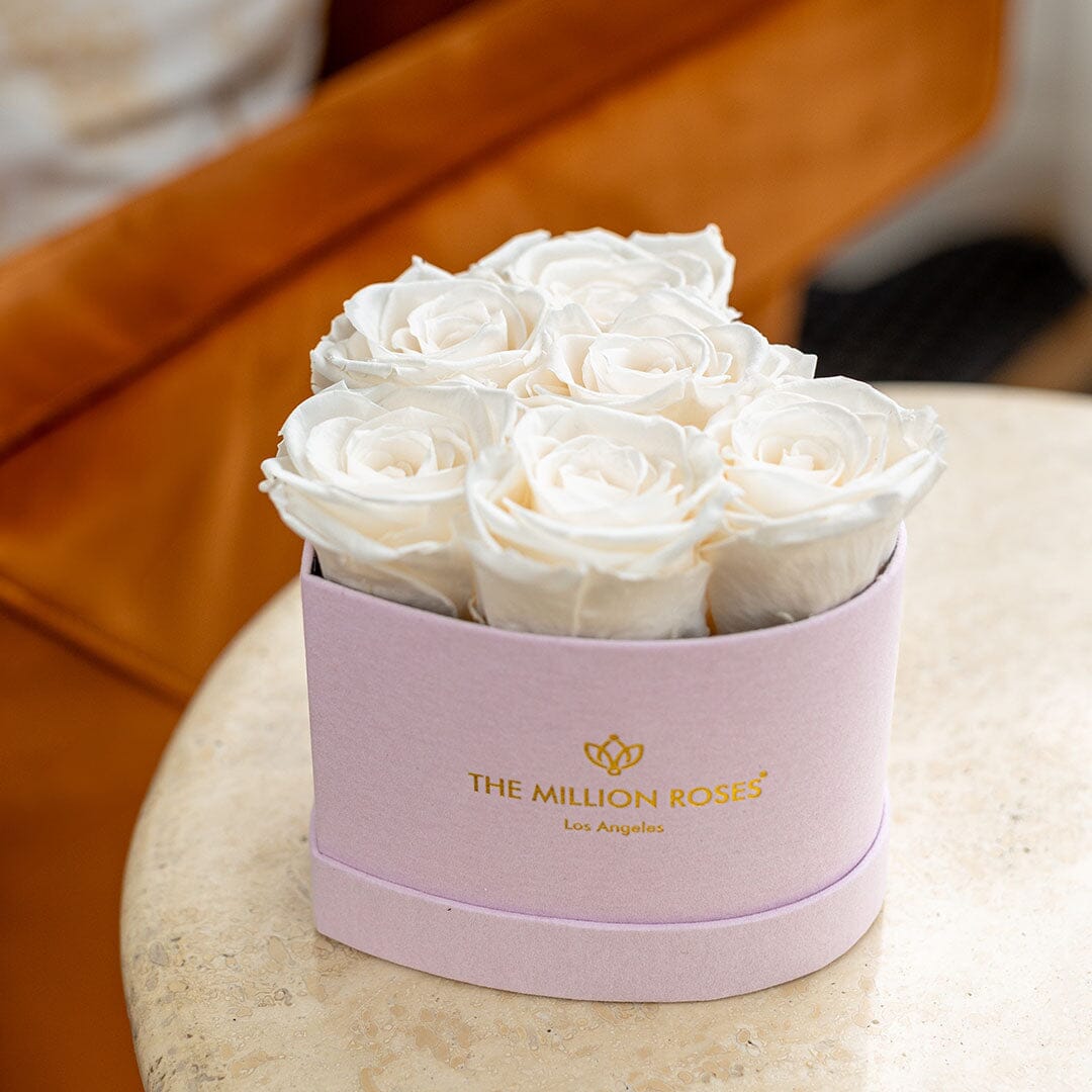 Baby Herz hellrosa Box | Weiße Rosen