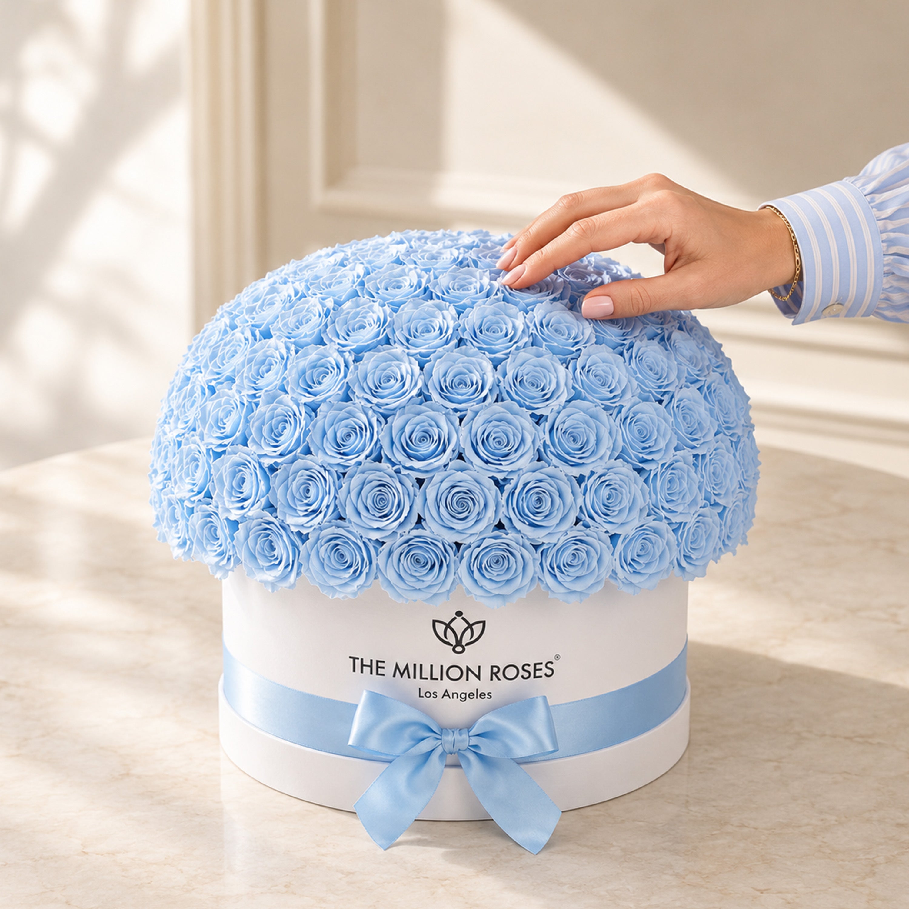 Deluxe White Dome Box | Light Blue Roses