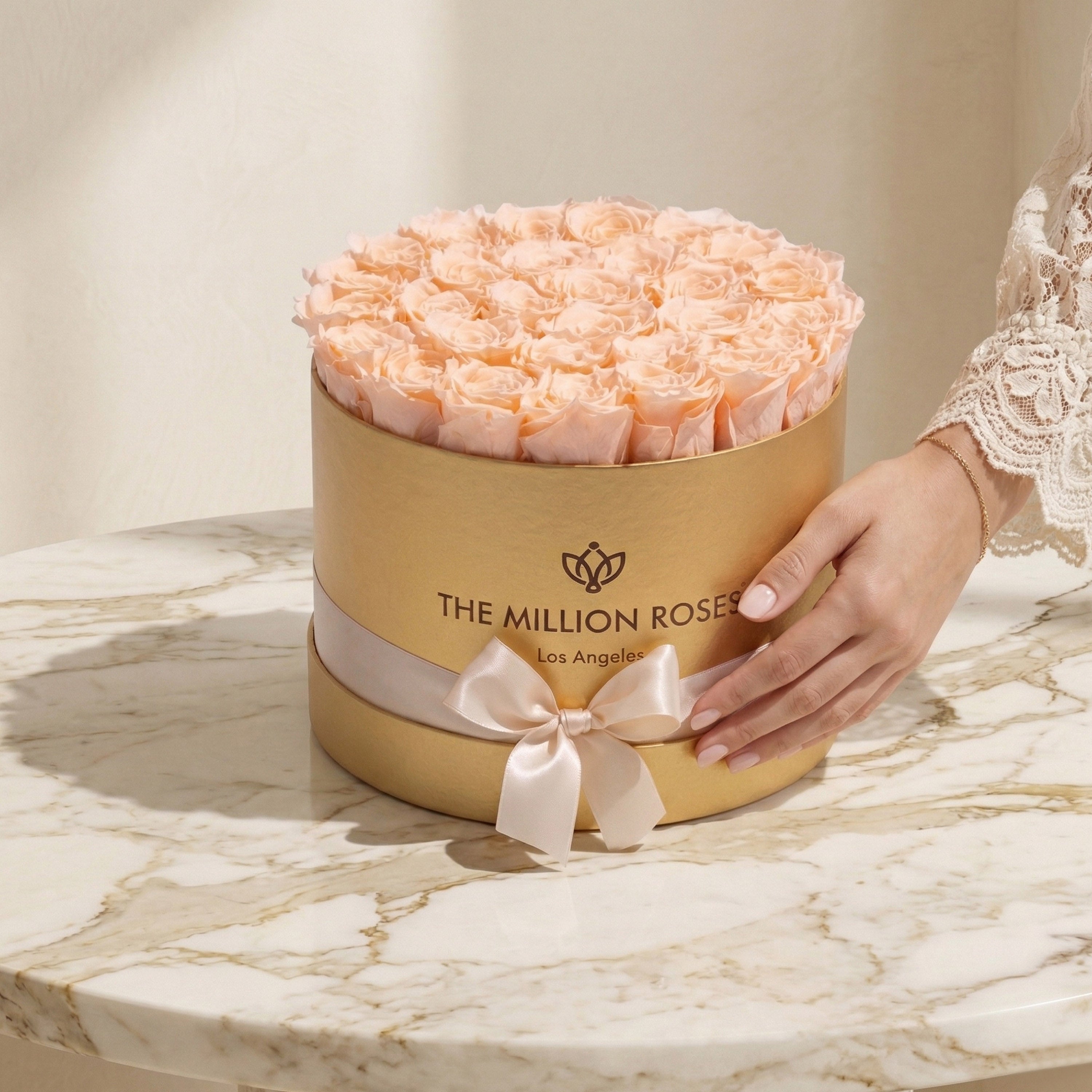 Supreme Gold Box | Peach Roses