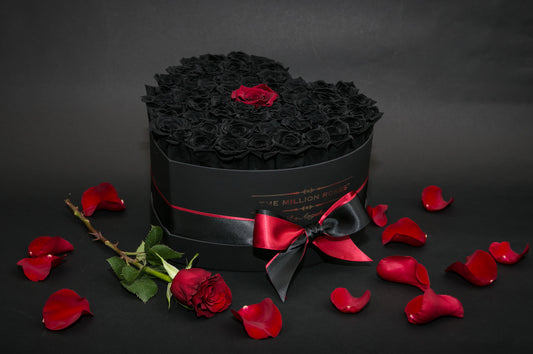 The Million Roses - Black Roses Heart Box