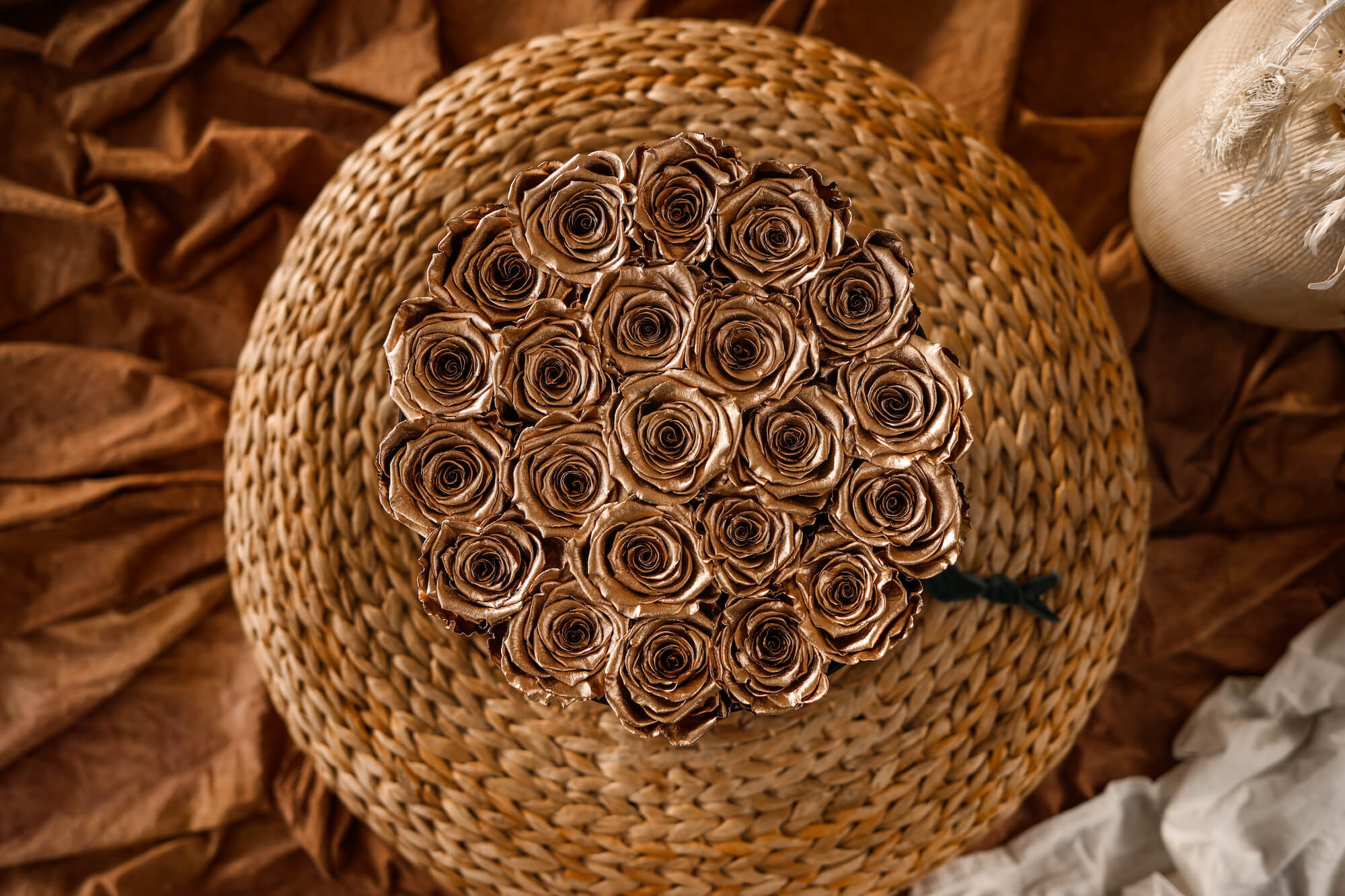 Meaning of Gold Color in Flowers - Gold Roses | The Million Roses®