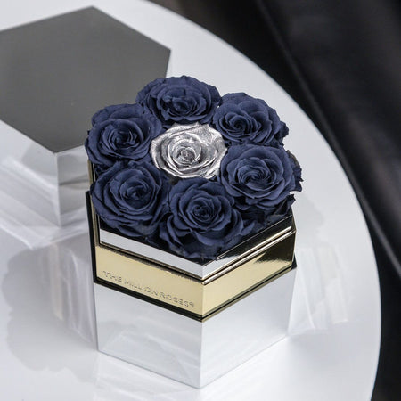One in a Million™ Caja Espejo Hexagonal Plateado | Rosas Azul Humo & Rosas Plateadas