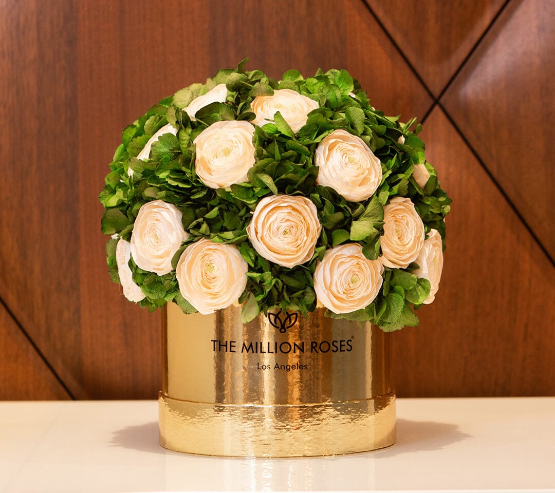 Classic Caja Espejo Dorado | Ranúnculos Persas color Melón & Hortensias Verdes