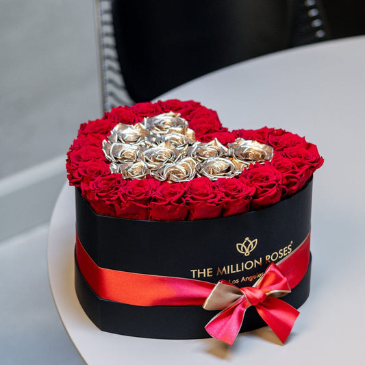 Cutie Neagră Heart | Trandafiri roșii și aurii