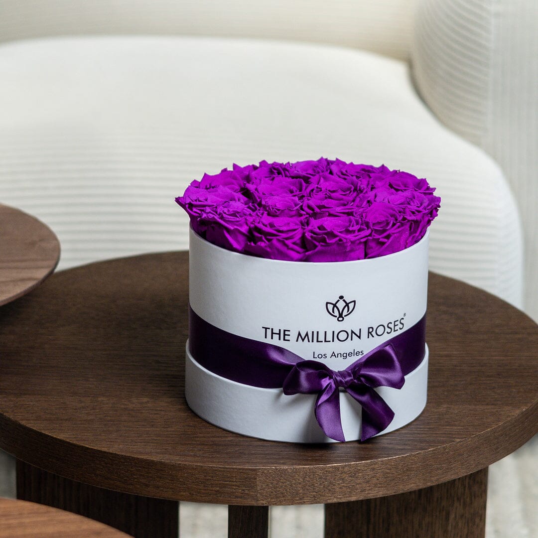 Cutie Albă Classic | Trandafiri violet