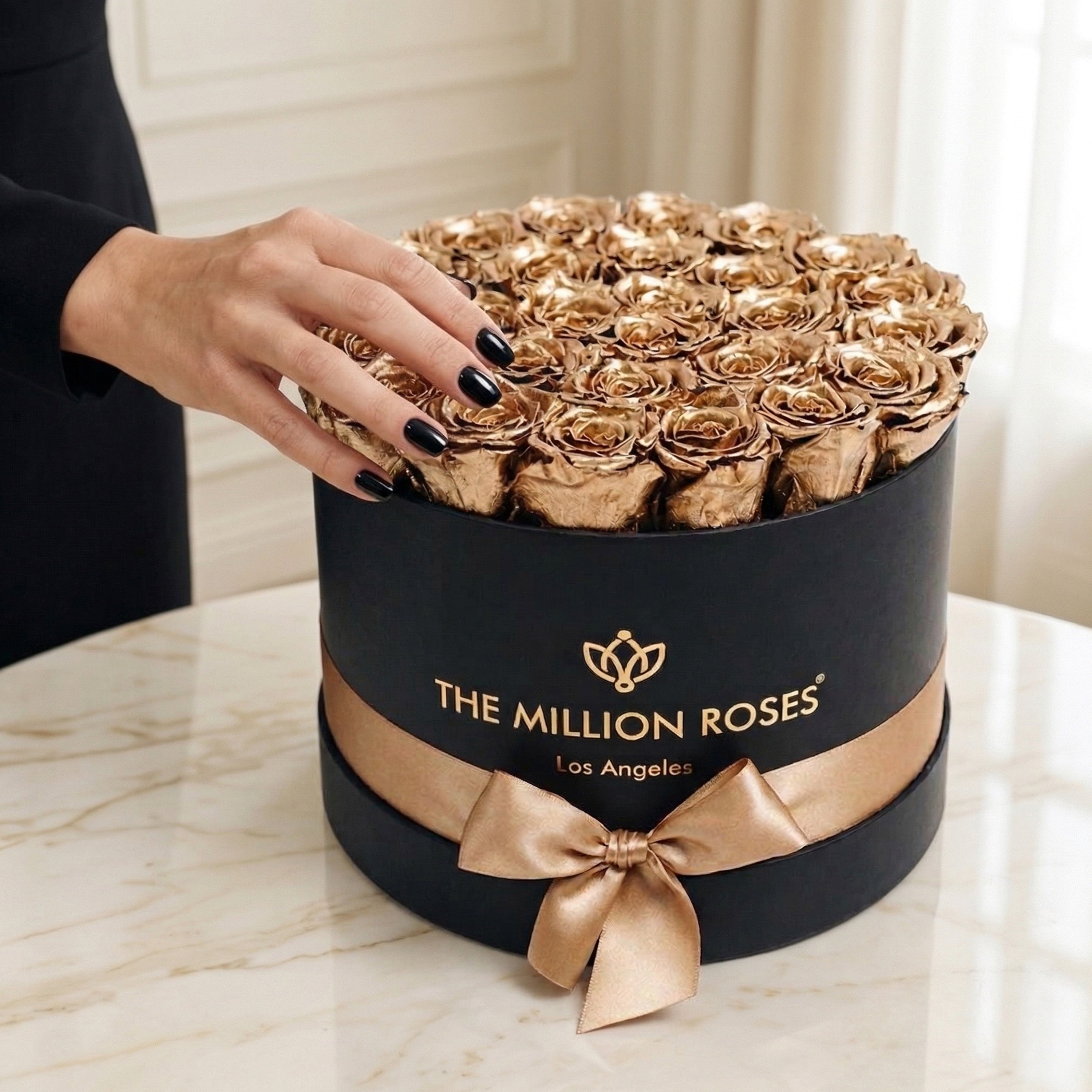 Najvyššia čierna skrinka | 24-karátové zlaté ruže