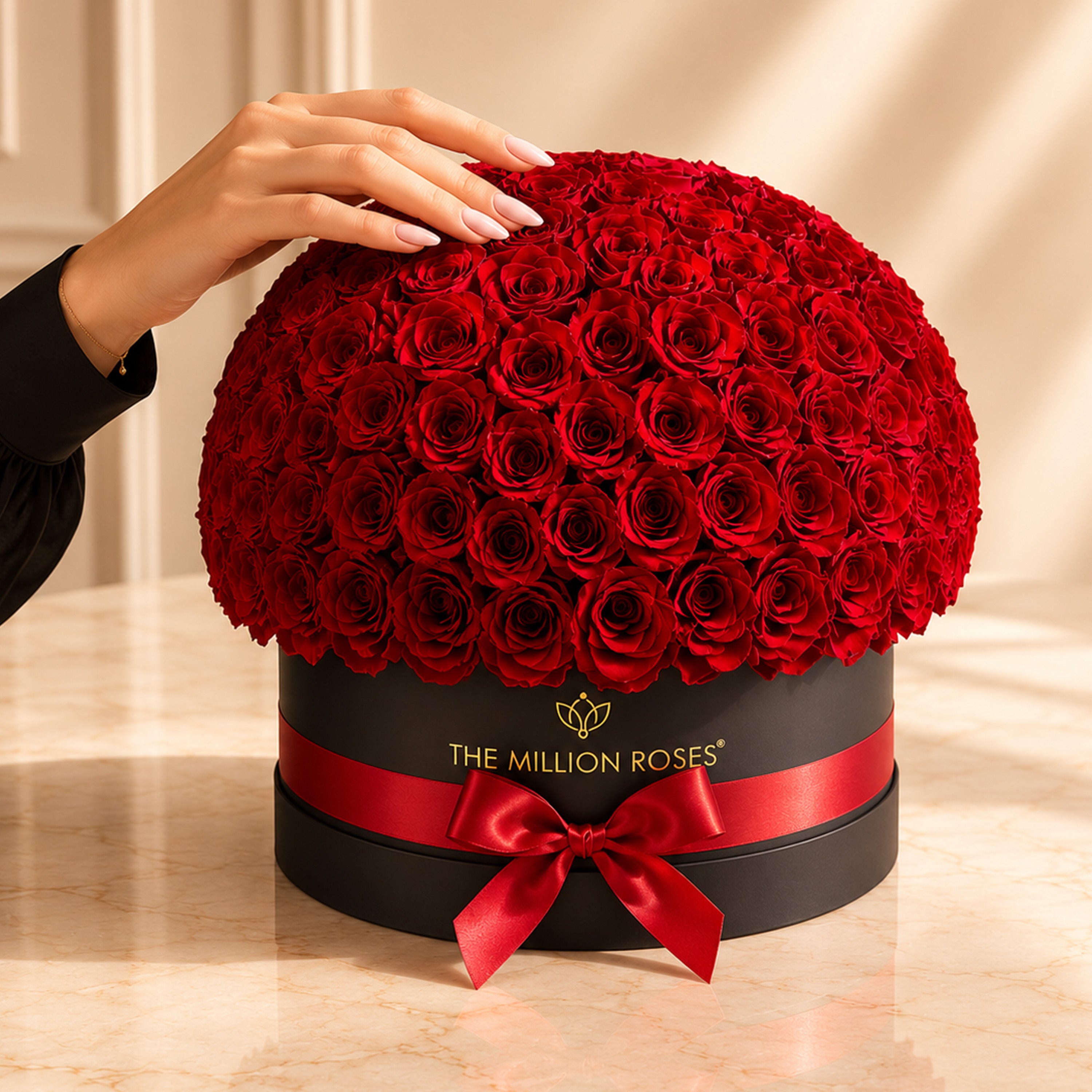 Deluxe Black Dome Box | Red Roses