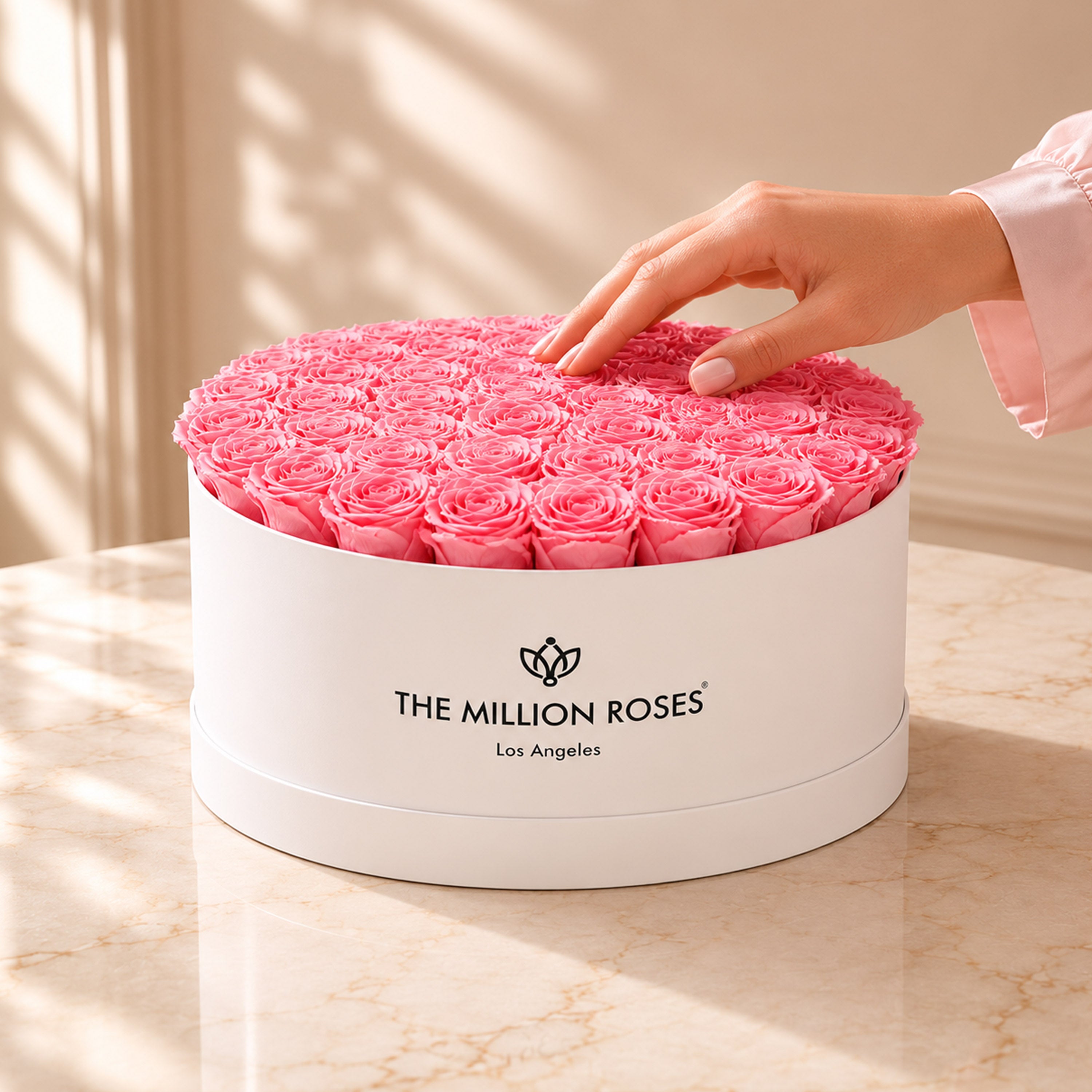 Deluxe White Box | Light Pink Roses