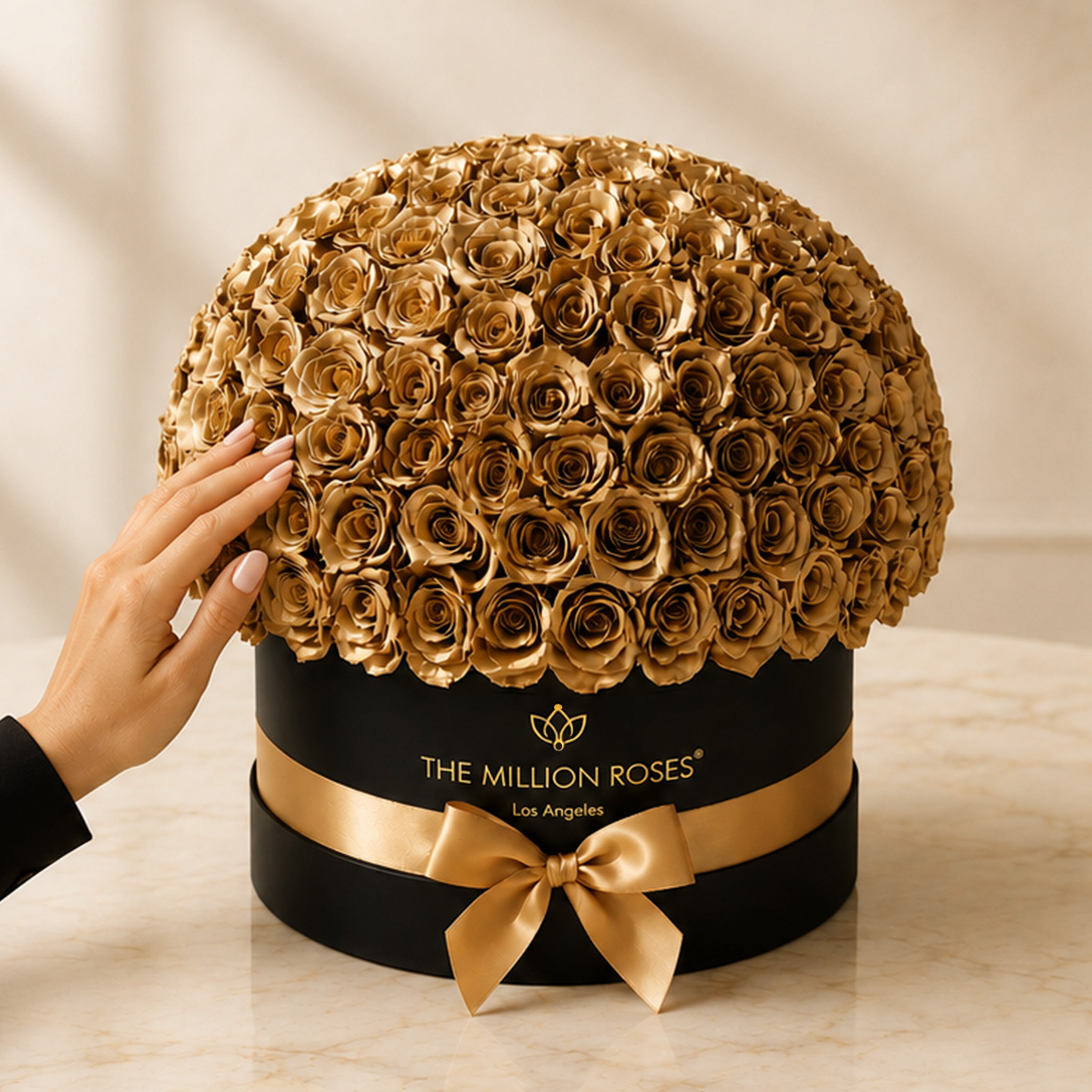 Deluxe Black Dome Box | Gold Roses
