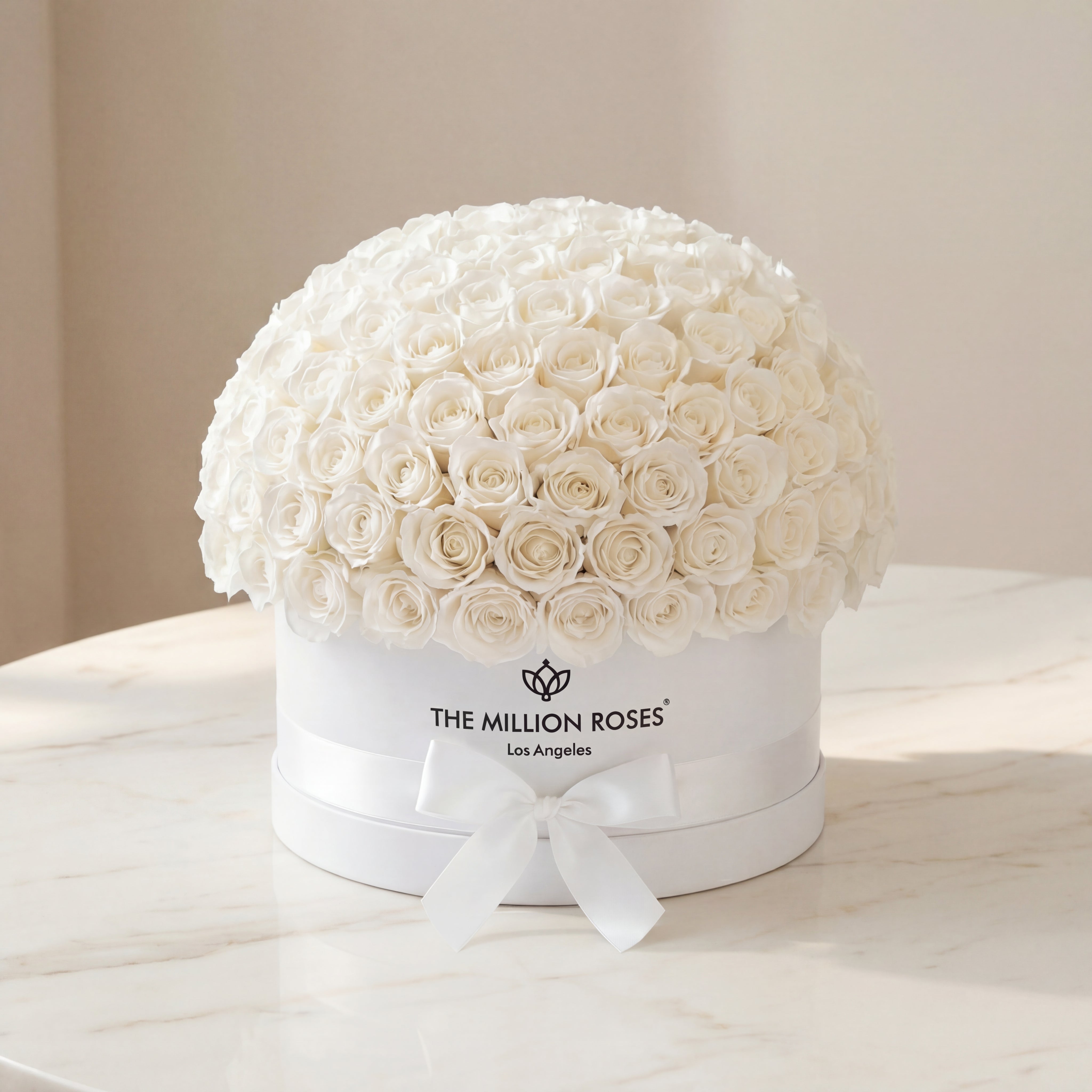 Boîte dôme blanc de luxe | Roses rouges