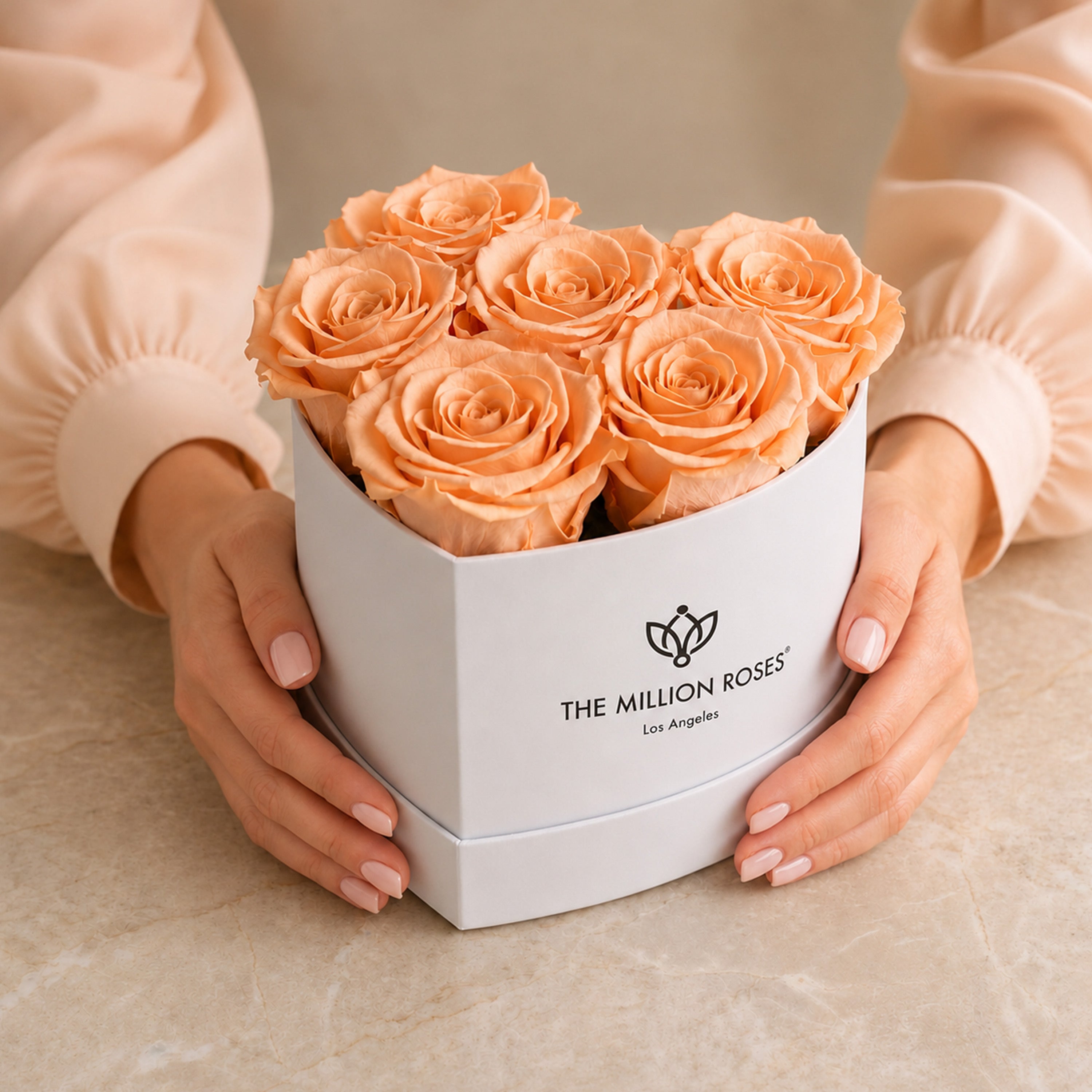 Baby Heart White Box | Peach Roses