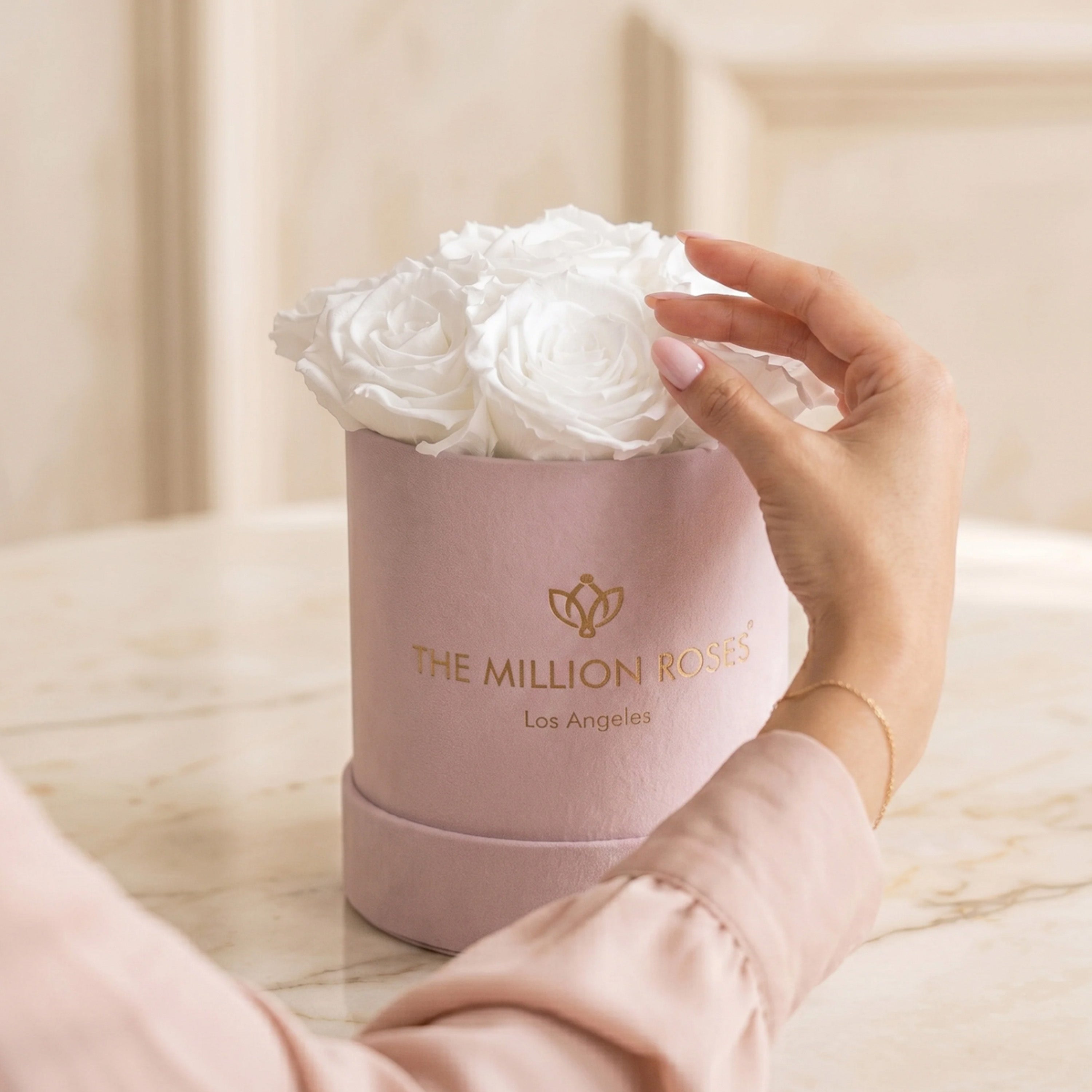 Basic Light Pink Suede Box | White Roses