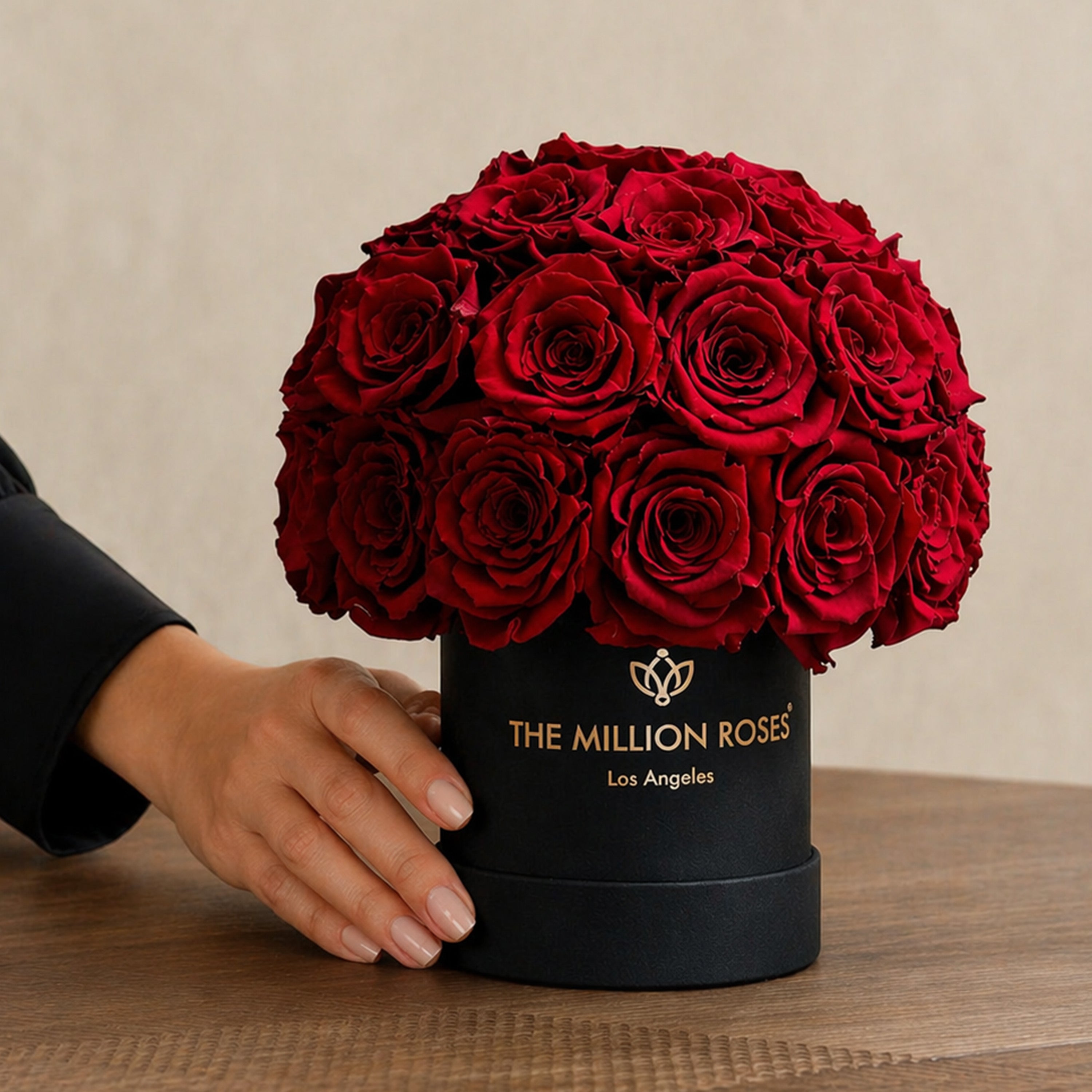Basic Black Superdome Box | Red Roses