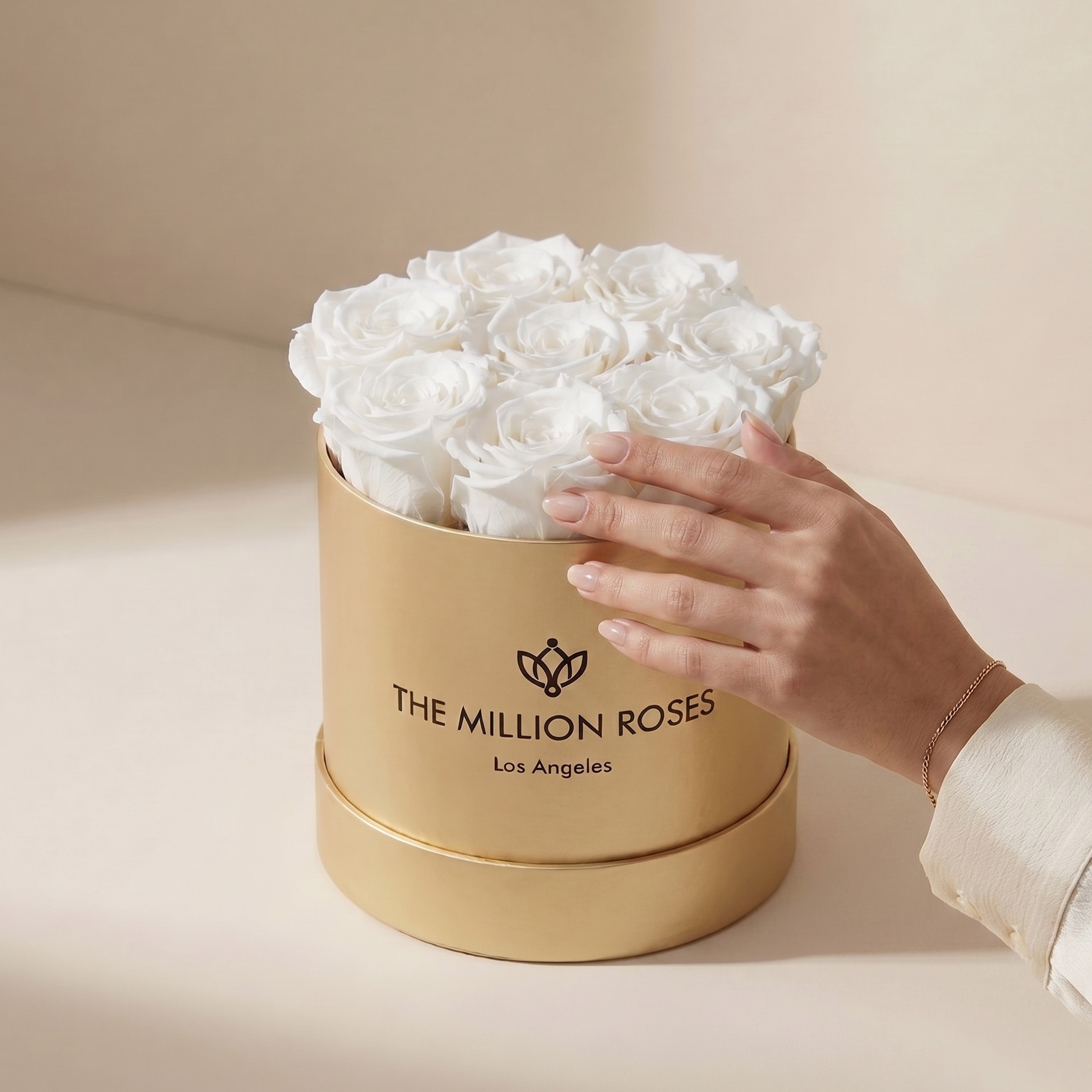 Basic Gold Box | White Roses