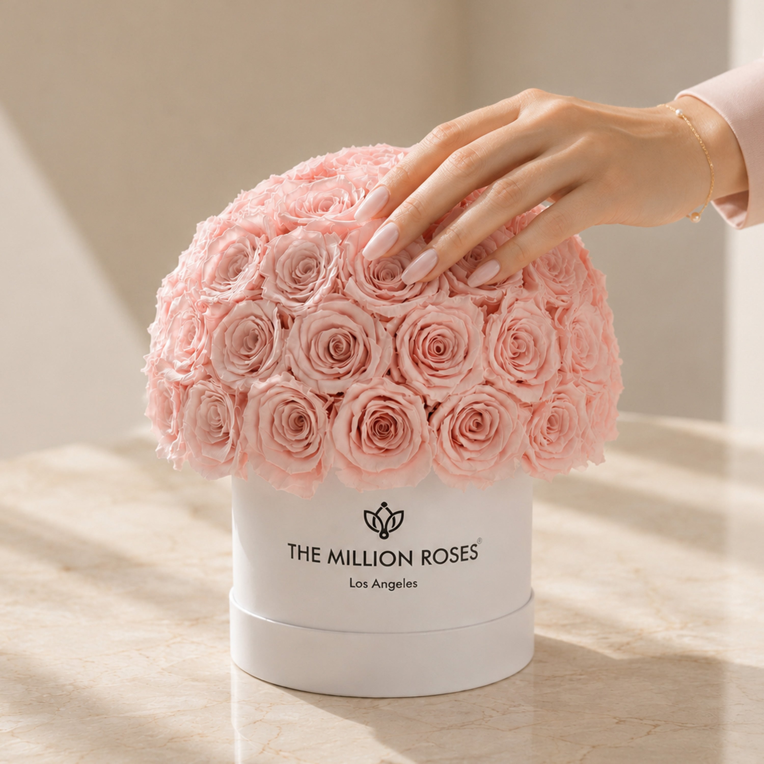 Classic White Superdome Box | Light Pink Roses