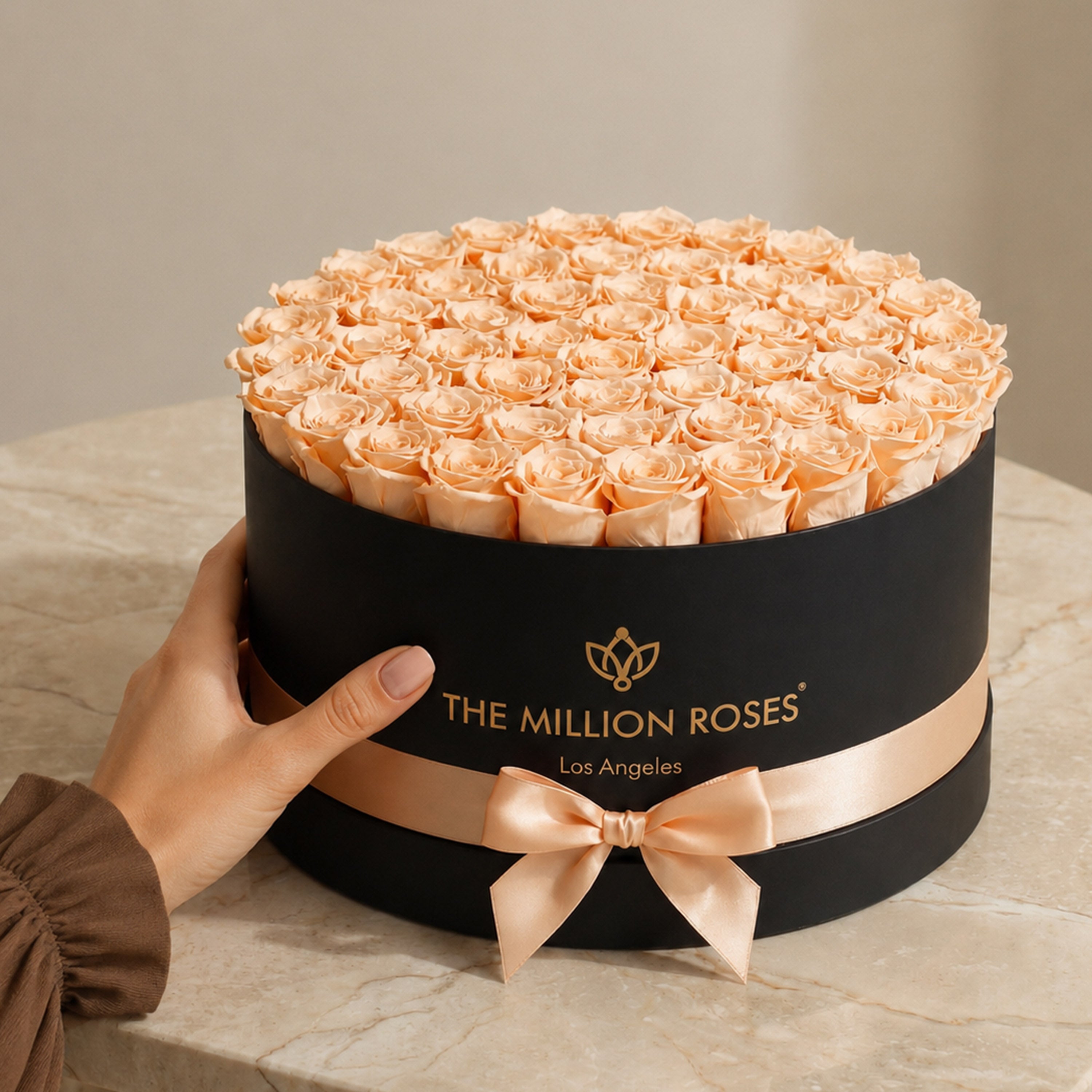 Deluxe Black Box | Peach Roses