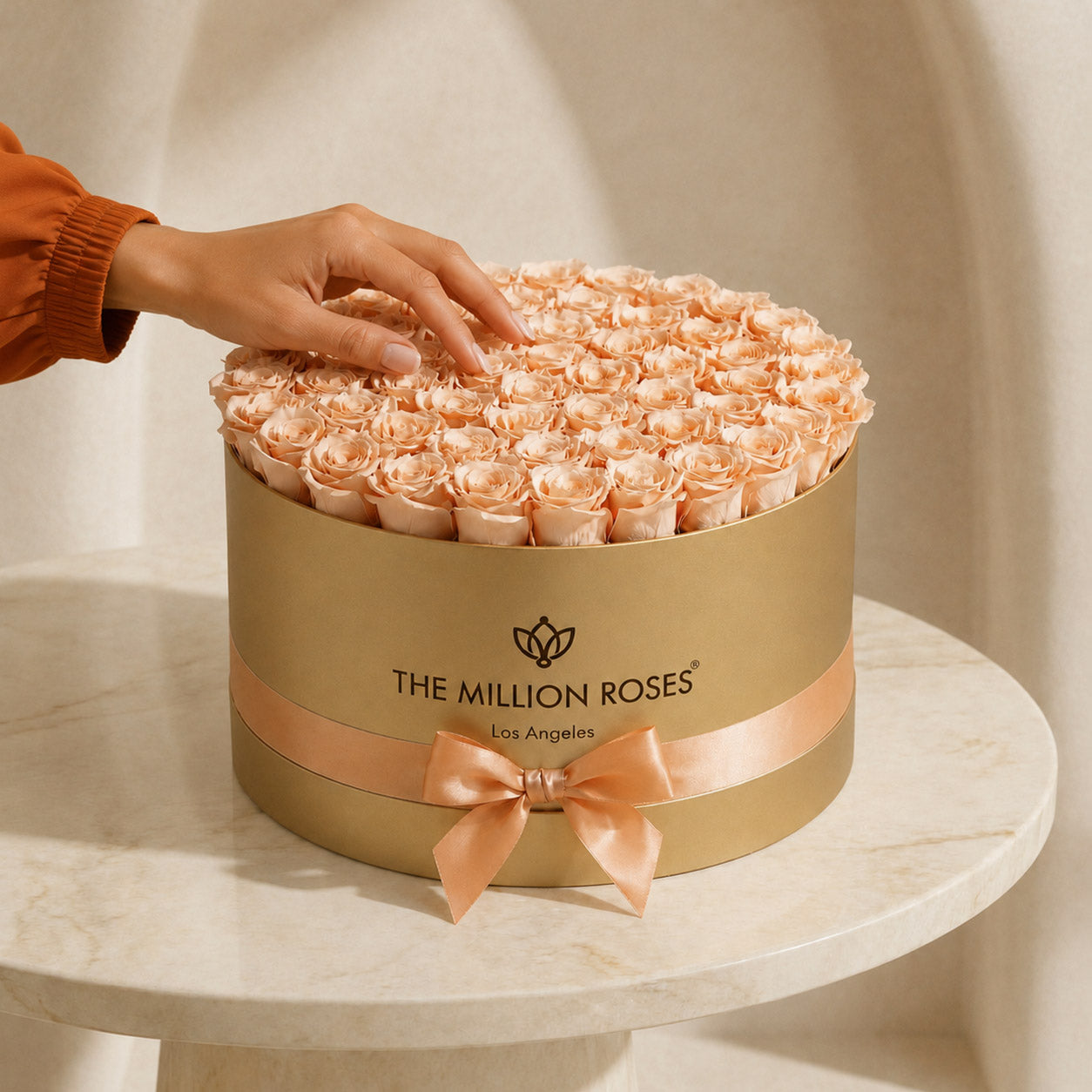 Deluxe Gold Box | Peach Roses