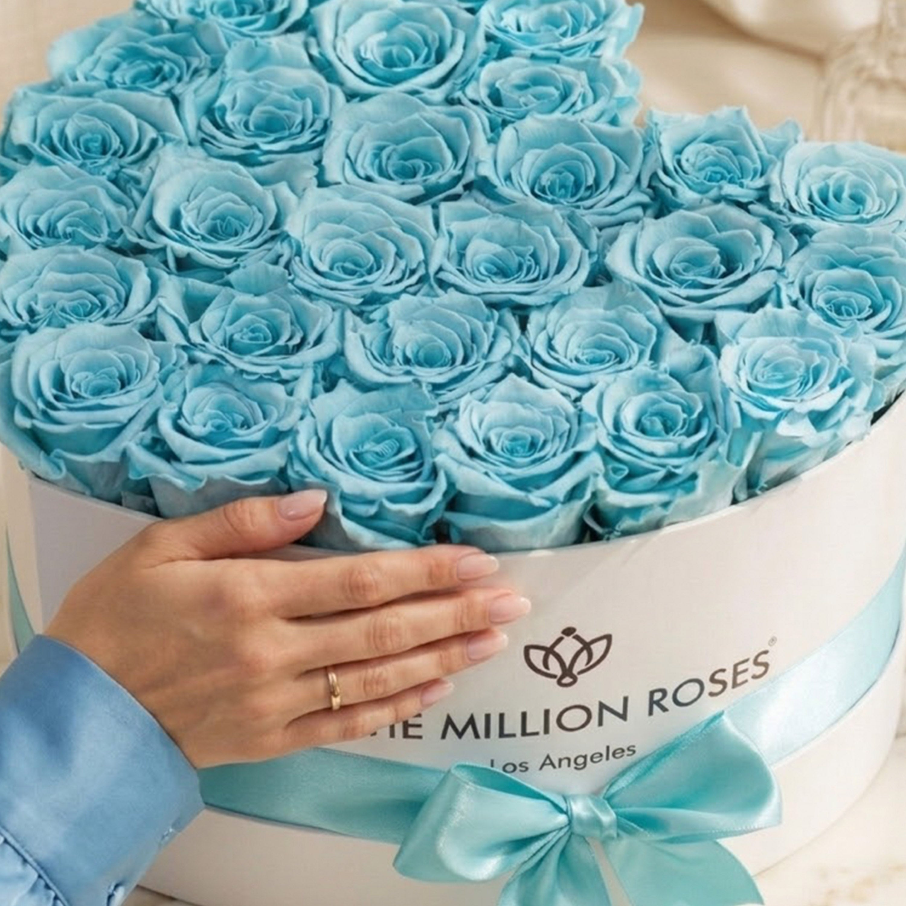 Heart White Box | Turquoise Roses