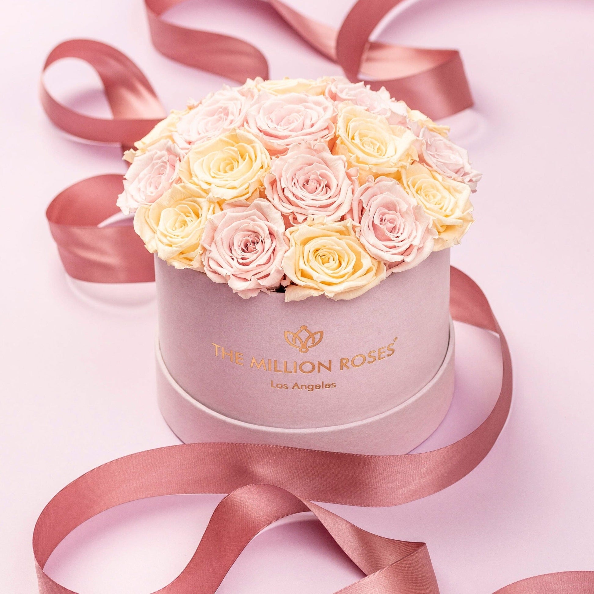 Classic Light Pink Suede Dome Box | White & Pink Roses - The Million Roses
